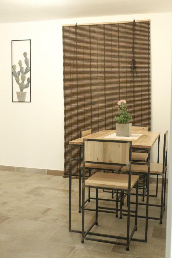 Li Suluri Bed & Breakfast Lecce Exterior foto